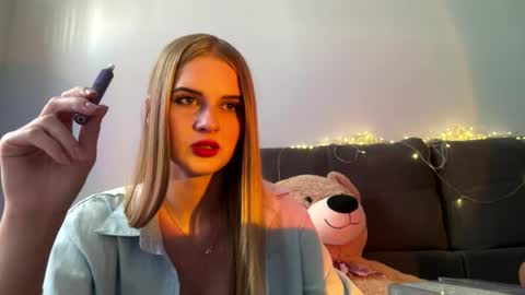 Lina online show from August 12, 2:08 pm