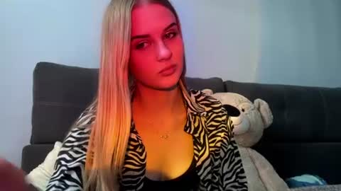 Lina online show from August 15, 2:43 pm
