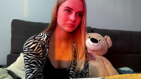 Lina online show from August 15, 2:43 pm