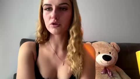 Lina online show from August 17, 9:58 am