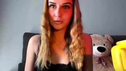 Lina online show from August 17, 11:04 am