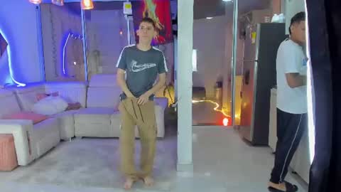 justingtime21 online show from August 7, 7:41 am
