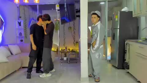 justingtime21 online show from August 12, 7:43 am