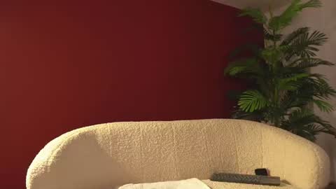 justinnejade online show from August 13, 6:27 am