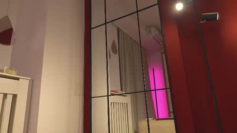 justinnejade online show from August 13, 7:33 am