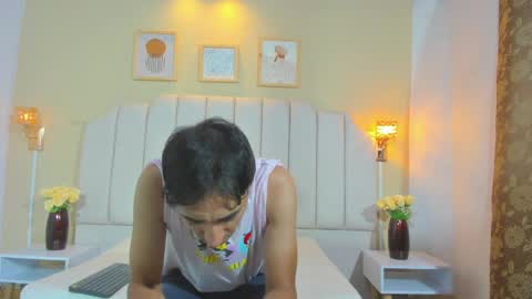 justinschneider online show from April 4, 8:38 pm