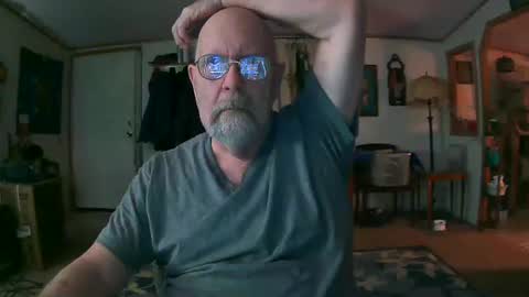 justlustagain online show from April 18, 1:32 am