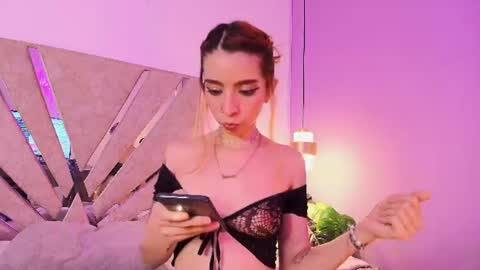 Mia online show from August 1, 12:16 am