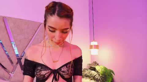 Mia online show from August 1, 6:52 am
