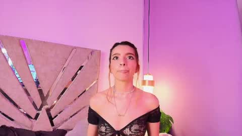 Mia online show from August 1, 7:58 am