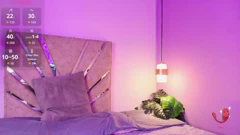 Mia online show from August 6, 2:10 am