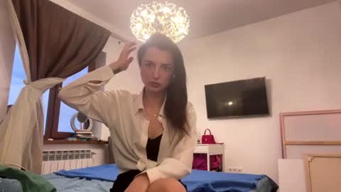 justoliviamoon online show from July 25, 4:55 pm