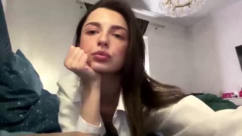justoliviamoon online show from July 25, 7:07 pm