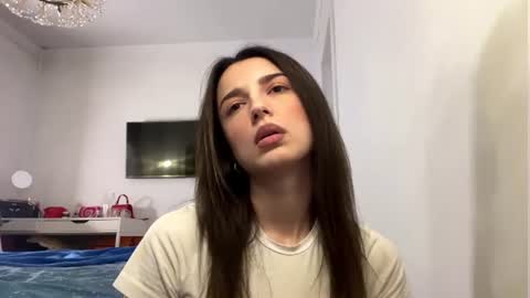 justoliviamoon online show from July 27, 1:00 am