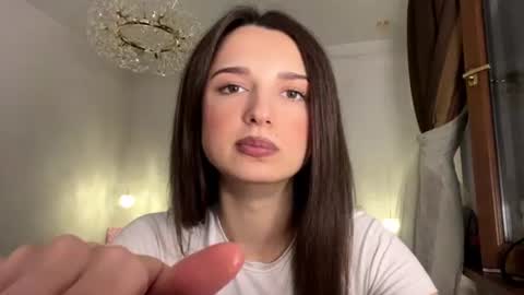 justoliviamoon online show from August 10, 9:49 pm