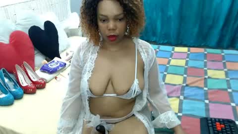 jusybee online show from August 10, 6:09 pm