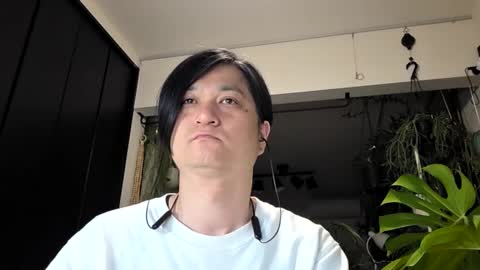 KI e697a5e69cac online show from May 16, 3:34 pm