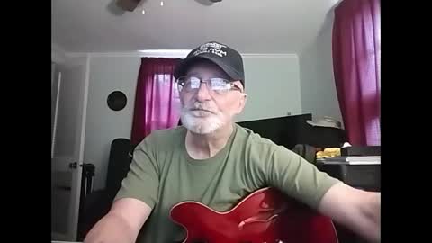 kabriggs136 online show from June 5, 11:21 pm
