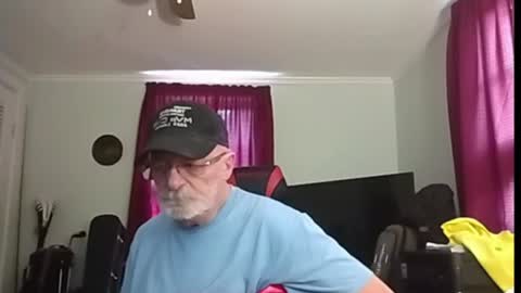 kabriggs136 online show from August 17, 10:59 pm