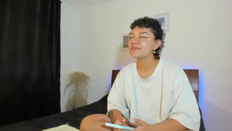 kade y demi independent models online show from August 6, 1:15 am