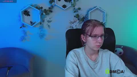 kaela_spell_ online show from June 18, 3:39 am