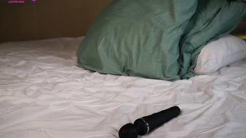 Hi my name is Senia online show from August 14, 4:32 pm