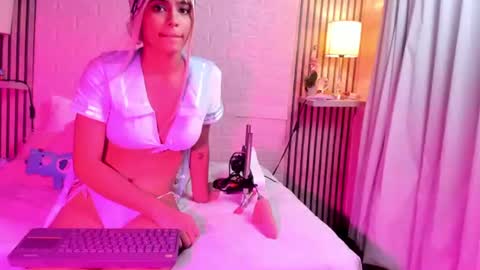 kaia_monroe online show from August 15, 9:13 am