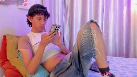 kai online show from August 12, 4:04 am