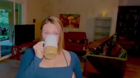 Kailee Smile online show from September 8, 4:19 am