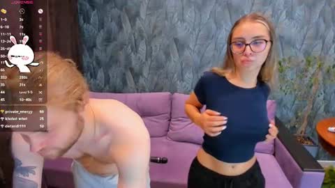 Kaitlyn online show from September 2, 1:13 pm