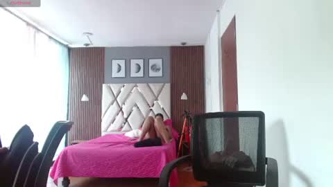    online show from August 6, 5:34 pm
