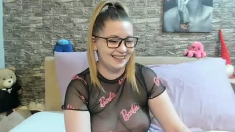 kalindahot online show from August 7, 12:10 am