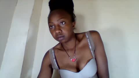 kalyssia_belle online show from August 12, 12:46 am
