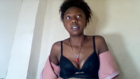 kalyssia_belle online show from August 12, 10:34 pm