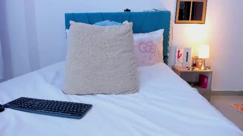 kam_lopez online show from August 4, 2:41 am