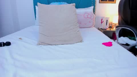 kam_lopez online show from August 9, 3:40 am