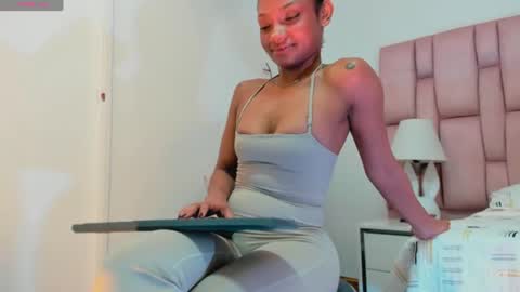 Kami online show from August 4, 2:03 pm