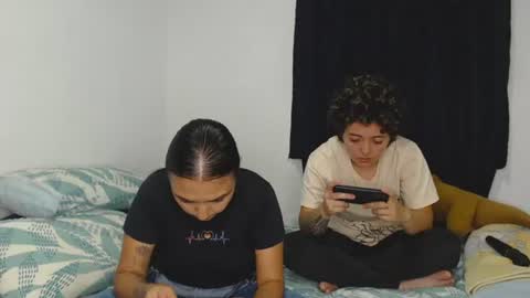 kammy   y   camila online show from August 5, 3:37 am