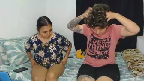 kammy   y   camila online show from August 7, 2:28 pm