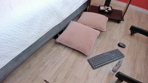 Deisy Miller online show from August 7, 8:42 pm