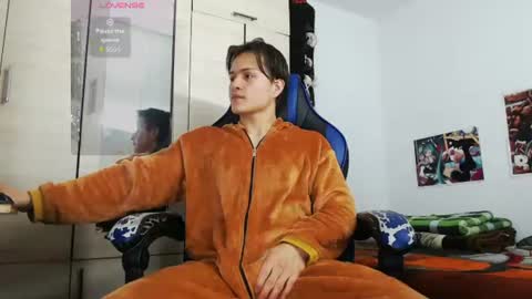 andres online show from August 6, 11:09 am