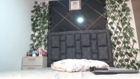Ari  online show from July 26, 5:29 pm