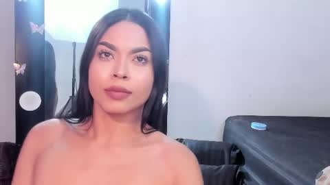 karely_laurent online show from July 13, 10:04 pm
