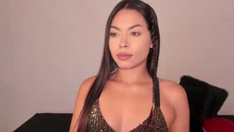 karely_laurent online show from August 13, 8:01 pm
