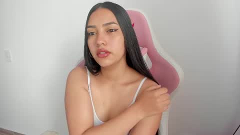 karely_sweet_ online show from July 1, 2:40 pm