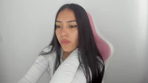 karely_sweet_ online show from July 6, 10:35 pm