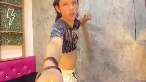 karen_bell online show from August 10, 1:23 pm