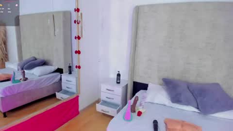 Karen  online show from June 23, 10:44 pm