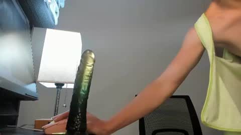 Karen Arango online show from August 13, 11:35 am