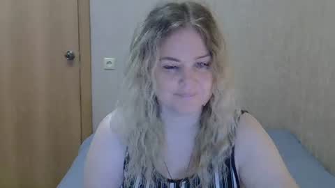 karennelsonx online show from August 2, 12:12 pm
